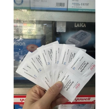 Bông Tẩm Cồn Alcohol Pads 100 miếng - Khử trùng nhanh, diệt vi khuẩn, giá chỉ 15.000đ