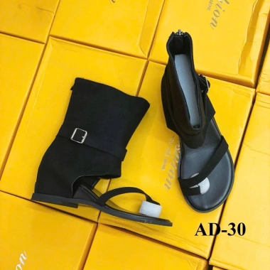 Boot Nữ Cao Cổ Đế 5cm Da Lộn Khóa Bản To Dép Quai Kẹp Cá Tính Hottrend 2.025