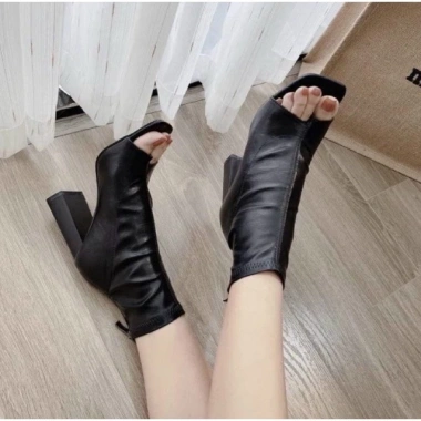 Bốt lửng nữ hở mũi da lì, cao gót 9 phân, khóa kéo, lót nỉ - Công sở du lịch, 279k