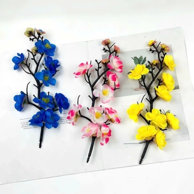 Cành đào trang trí Tết 2.026 LIVILUXE – Giỏ quà tháp bánh kẹo, giảm giá 25.000đ