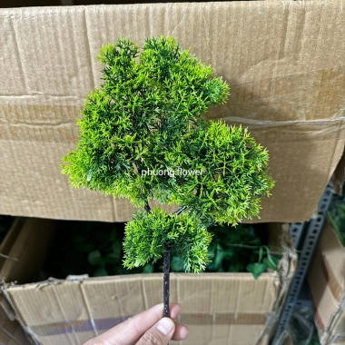 Cành tùng giả lá kim nhựa xanh bonsai tiểu cảnh sân vườn giống 100% giá 13.500