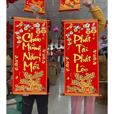Câu đối đỏ Mai Đào 32x73cm vải nhung - Trang trí Tết Ngày Xuân, ưu đãi 150.000 VND