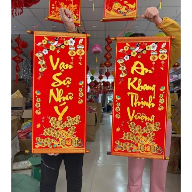 Câu đối đỏ Mai Đào 32x73cm vải nhung - Trang trí Tết Ngày Xuân, ưu đãi 150.000 VND