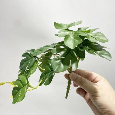 Cây giả 3D nhựa cao cấp lá trầu bà, lá khoai môn cắm chậu và treo tường giống thật 99%