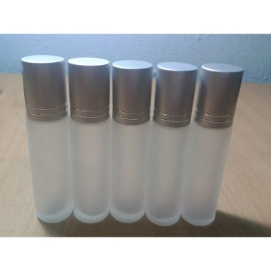 Chai bi lăn thuỷ tinh 10ml nắp viền bạc - Siêu mượt, giá ưu đãi 13.068 VND 3 Chai bi lăn thuỷ tinh 10ml nắp viền bạc - Siêu mượt, giá ưu đãi 13.068 VND 3