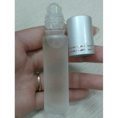 Chai bi lăn thuỷ tinh 10ml nắp viền bạc - Siêu mượt, giá ưu đãi 13.068 VND