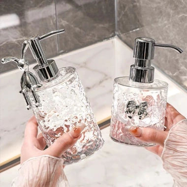 Chai chiết dầu gội sữa tắm + bình đựng nước rửa tay vân kim cương, chỉ 69.000đ