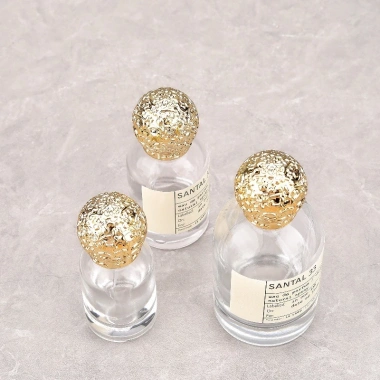 Chai chiết nước hoa xịt phun sương thủy tinh cao cấp F086J 30ml-100ml không tem, sang trọng, giá ưu đãi 32.000₫ 4 Chai chiết nước hoa xịt phun sương thủy tinh cao cấp F086J 30ml-100ml không tem, sang trọng, giá ưu đãi 32.000₫ 4