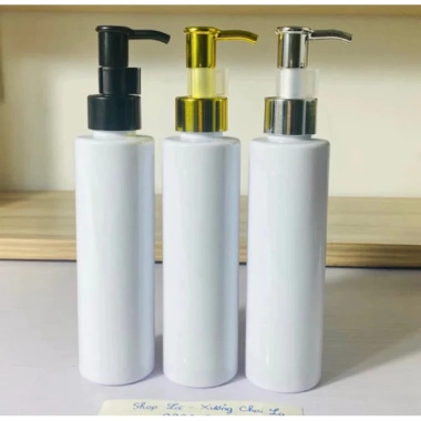 Chai lọ nhựa 150ml Trắng Sữa vai ngang, vòi nhấn, đựng dầu gội sữa tắm - Giá 6.132 VND