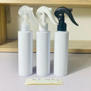Chai lọ nhựa 150ml Trắng Sữa vai ngang, vòi nhấn, đựng dầu gội sữa tắm - Giá 6.132 VND 3 Chai lọ nhựa 150ml Trắng Sữa vai ngang, vòi nhấn, đựng dầu gội sữa tắm - Giá 6.132 VND 3