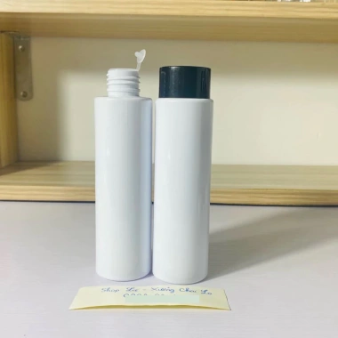 Chai lọ nhựa 150ml Trắng Sữa vai ngang, vòi nhấn, đựng dầu gội sữa tắm - Giá 6.132 VND