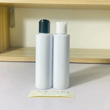 Chai lọ nhựa 150ml Trắng Sữa vai ngang, vòi nhấn, đựng dầu gội sữa tắm - Giá 6.132 VND