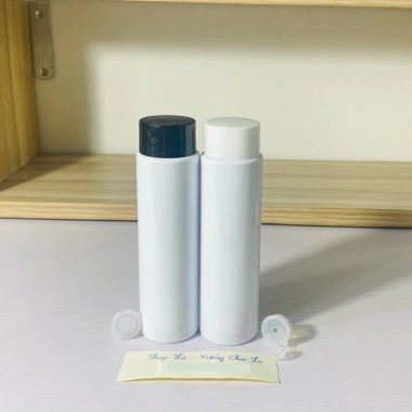 Chai lọ nhựa 150ml Trắng Sữa vai ngang, vòi nhấn, đựng dầu gội sữa tắm - Giá 6.132 VND