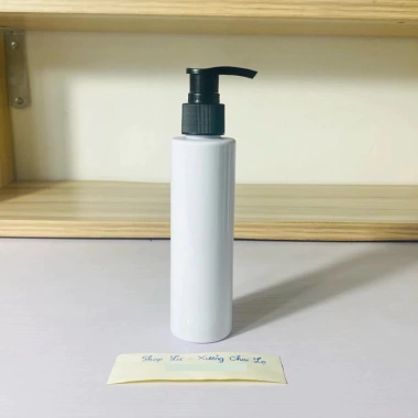 Chai lọ nhựa 150ml Trắng Sữa vai ngang, vòi nhấn, đựng dầu gội sữa tắm - Giá 6.132 VND 10 Chai lọ nhựa 150ml Trắng Sữa vai ngang, vòi nhấn, đựng dầu gội sữa tắm - Giá 6.132 VND 10