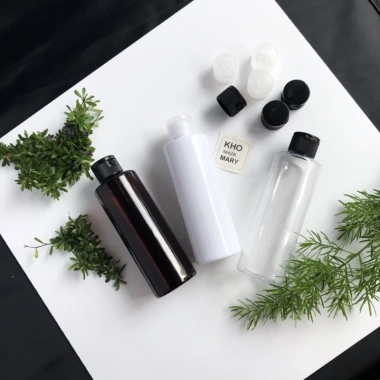 Chai nhựa 250ml nắp vặn đen set 5 - nhỏ giọt, dùng cho mỹ phẩm, giá chỉ 39.000đ, đa màu nâu, trắng, xanh, trong