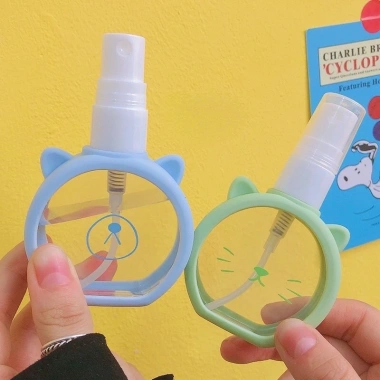Chai xịt phun sương 50ml silicone dễ thương, tiện dụng, bọc silicone bảo vệ 33.000đ 5 Chai xịt phun sương 50ml silicone dễ thương, tiện dụng, bọc silicone bảo vệ 33.000đ 5