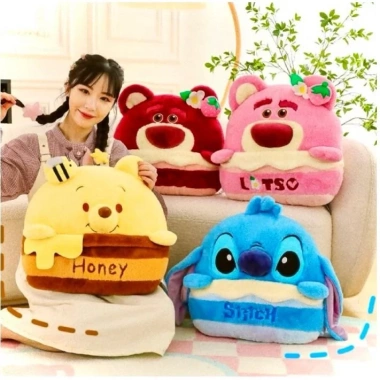 Chăn gối văn phòng 2in1 Gấu bông bánh kem Losto hồng đỏ, stick xanh, ong vàng siêu đáng yêu - Giá chỉ 189.000₫