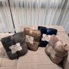 Chăn Kirkland Moncler tuyết dày dặn, lông cừu Memminbedding Luxury, chăn du lịch chỉ 550k (gốc 715k) 5