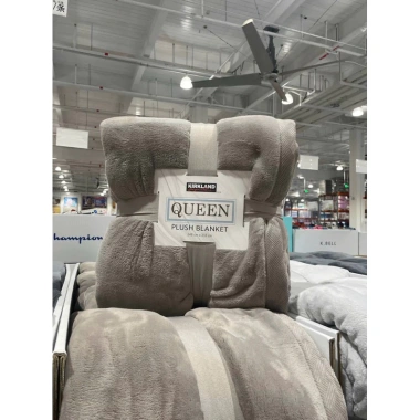 Chăn Kirkland Moncler tuyết dày dặn, lông cừu Memminbedding Luxury, chăn du lịch chỉ 550k (gốc 715k)