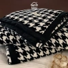 Chăn Lông Cừu San Hô Dày Dặn Thoáng Khí cho Sofa và Văn Phòng - HAPPY HOMLIV 189k 7