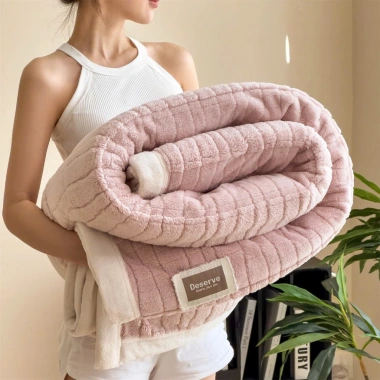 Chăn lông thỏ nhập khẩu cao cấp 2x2m, mềm mịn 4 mùa, giá ưu đãi 285.000đ 7