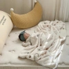 Chăn lông tuyết thêu viền sò phong cách Hàn Quốc, họa tiết dễ thương, giảm giá 195.000₫ (giá gốc 249.600₫)