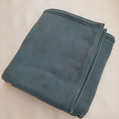 Chăn mền nỉ mềm mịn cho văn phòng và du lịch - giữ ấm, giảm giá 109.000₫ 4 Chăn mền nỉ mềm mịn cho văn phòng và du lịch - giữ ấm, giảm giá 109.000₫ 4