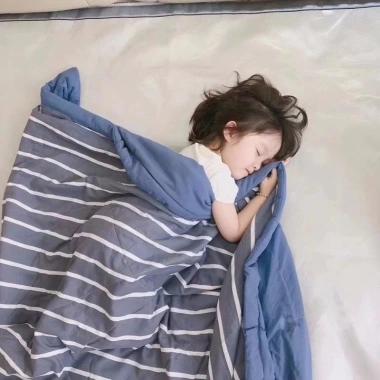 Chăn mền văn phòng cotton đũi gấp gọn, mang đi mọi nơi - Giảm giá còn 54.000 VND 2