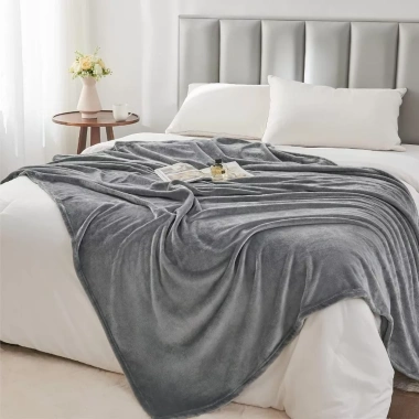 Chăn Tuyết Nhung Siêu Mềm 1.6KG, Mền Đắp Sofa Giường Văn Phòng Giữ Ấm Gọn Nhẹ