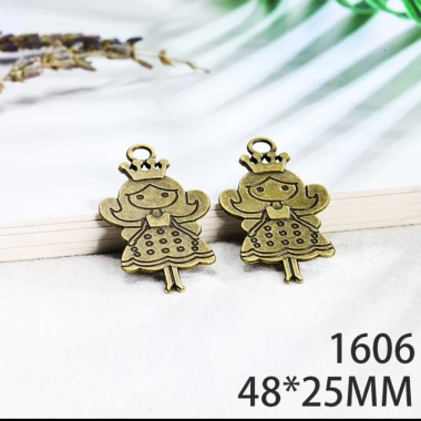 Charm đính vỏ hộ chiếu da cao cấp, khắc tên chủ nhân – Giá chỉ 5.000đ 5