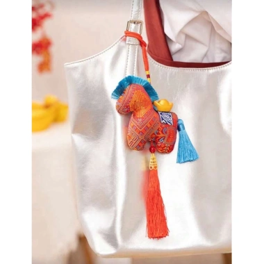 Charm móc treo hình ngựa đỏ - Trang trí áo dài năm Bính Ngọ, giảm còn 95.000₫ 9