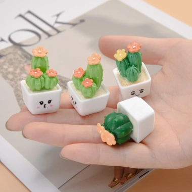 Chậu Cây Xương Rồng Mini Nhựa Resin - Trang trí bàn ngủ, giá chỉ 29.370₫