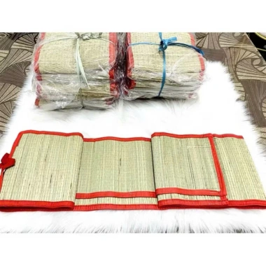 Chiếu Cói Xếp Truyền Thống Cao Cấp - Mát Lạnh Tự Nhiên, Gấp Gọn, Viền Đỏ, Ngủ Văn Phòng - 40.000₫ (Giá gốc 48.000₫) 6