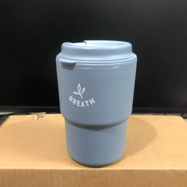 Cốc uống nước nhựa chịu nhiệt, nắp xoay đa năng, có lỗ cắm ống hút, giá 38.000đ