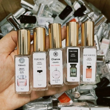 Combo 10 chai 12ml Nước hoa Unisex Ngọt Ngào Lưu hương 6-8h Giá 174k Quà tặng 7 Combo 10 chai 12ml Nước hoa Unisex Ngọt Ngào Lưu hương 6-8h Giá 174k Quà tặng 7