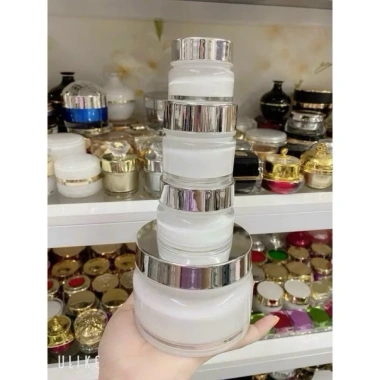 Combo 10 hủ chiết kem face cao cấp đủ màu 6-30gr - Giá chỉ 55.000đ 3 Combo 10 hủ chiết kem face cao cấp đủ màu 6-30gr - Giá chỉ 55.000đ 3