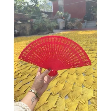 Combo 10 Quạt Gỗ Trang Trí - Giá Ưu Đãi 210.000 VNĐ - Thơm Mát, Thiết Kế Tinh Tế