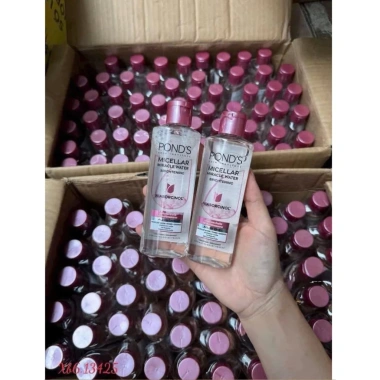 Combo 3 Nước Tẩy Trang Pond's Vitamin và Hoa Hồng 100ml Dưỡng ẩm Sáng Da Giá 78.998₫ 4 Combo 3 Nước Tẩy Trang Pond's Vitamin và Hoa Hồng 100ml Dưỡng ẩm Sáng Da Giá 78.998₫ 4