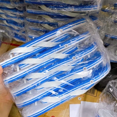 Combo 5 Đôi Dép Kẹp Xốp Siêu Nhẹ Tăng 1 Size - Thích Hợp Cho Nam & Nữ, Dùng Trong Nhà Khách Sạn, Giá Ưu Đãi 69.000₫ 8 Combo 5 Đôi Dép Kẹp Xốp Siêu Nhẹ Tăng 1 Size - Thích Hợp Cho Nam & Nữ, Dùng Trong Nhà Khách Sạn, Giá Ưu Đãi 69.000₫ 8