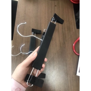 Combo 50 kẹp quần chân váy nhựa đen giá rẻ - Dành cho shop thời trang, gia đình 95.000₫