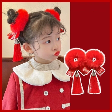 Cột tóc bông xù tròn đỏ gắn chuông, thỏ, tua rua, nơ - Set 2 chiếc PK251 giảm giá 38.5k cho Tết Năm Mới
