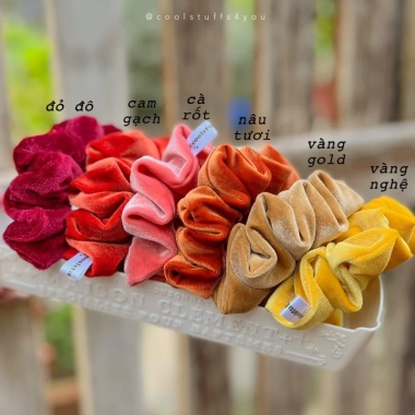 Cột Tóc Scrunchies Nhung Tuyết Vải Dày Mịn 12cm CHERRYSUMMER - Giá 19.500₫ 9 Cột Tóc Scrunchies Nhung Tuyết Vải Dày Mịn 12cm CHERRYSUMMER - Giá 19.500₫ 9