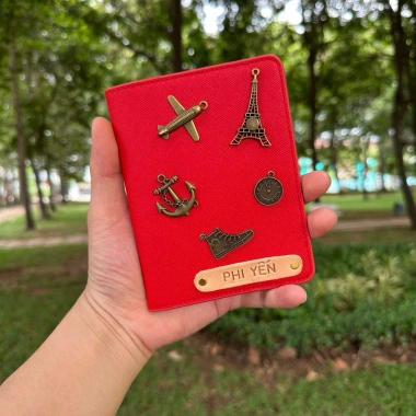 Cover passport Đỏ năng động, da bền khắc tên theo yêu cầu, tặng charm - Quà tặng ý nghĩa 129k 2