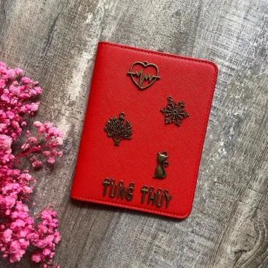 Cover passport Đỏ năng động, da bền khắc tên theo yêu cầu, tặng charm - Quà tặng ý nghĩa 129k 6