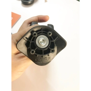 Cụm bánh xe vali Lo.ck/L.ock - Thay thế dễ dàng, tháo lắp tại nhà, giá 65.000 VND 4 Cụm bánh xe vali Lo.ck/L.ock - Thay thế dễ dàng, tháo lắp tại nhà, giá 65.000 VND 4