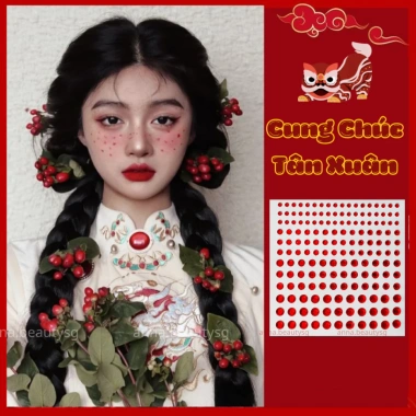 Đá đính mặt màu đỏ - Phụ kiện makeup Tết, hạt dán mặt có keo sẵn, chỉ 39.000₫