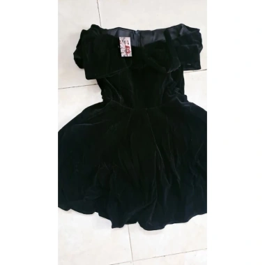 Đầm dự tiệc nhung trễ vai, bèo ngực, váy xoè dài mini, tôn dáng trẻ trung 155.000