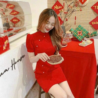 Đầm dự tiệc Tết nữ cotton lạnh cổ tàu tay ngắn, đính cườm, dáng chữ A midi - 130k