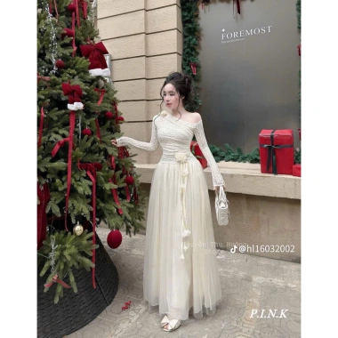 Đầm ren lệch vai tết hoa, phối tơ lưới dài, kèm dây hoa nụ - Giá chỉ 319k