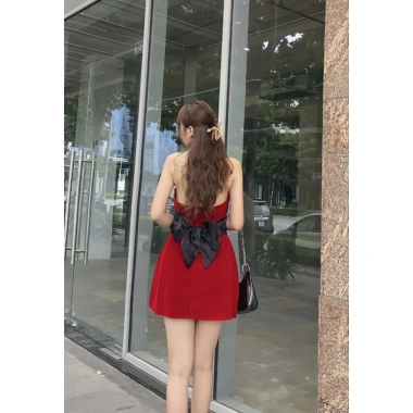 Đầm Yếm Hở Lưng Nhung Đỏ - Hai Dây Cột Nơ, Thời Trang Nữ, Giá 205.000₫ 6